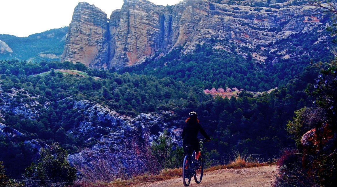 Matarranya y els Ports de Beseit en bicicleta Roques Masmut|BIKING THROUGH SPAIN