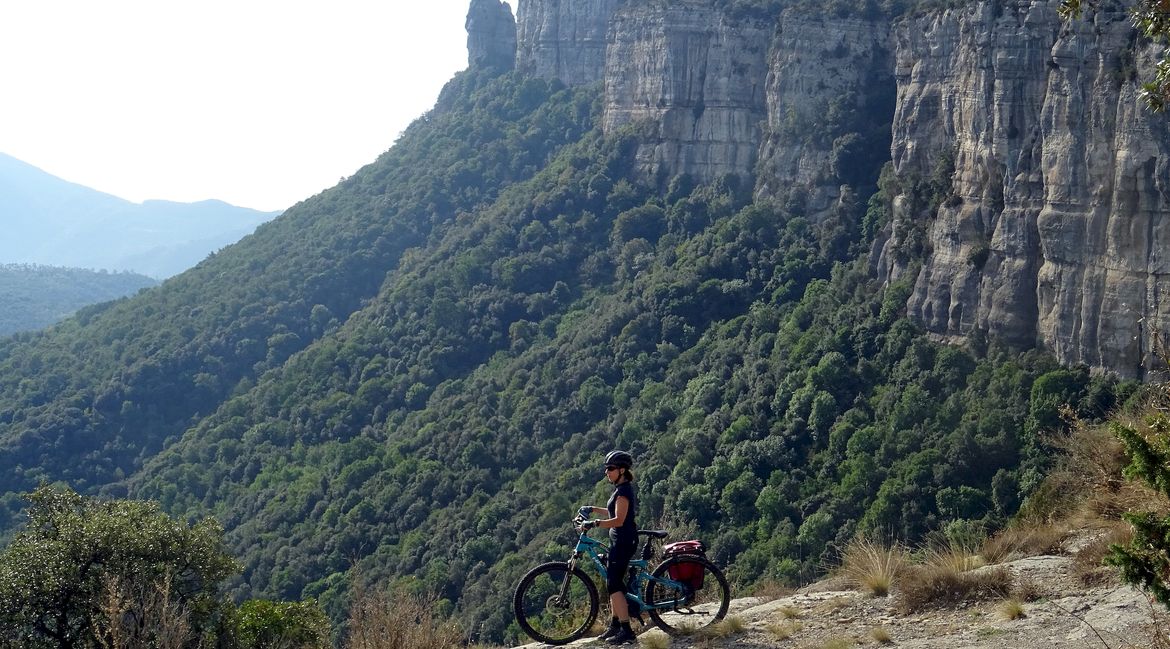 Collsacabra 3. Collsacabra en bicicleta.BICIS EN RUTA. 1170X650