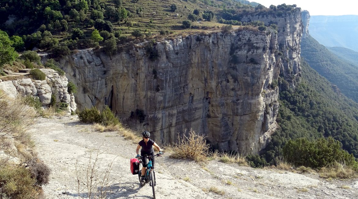 Collsacabra 4. Collsacabra en bicicleta.BICIS EN RUTA. 1170X650