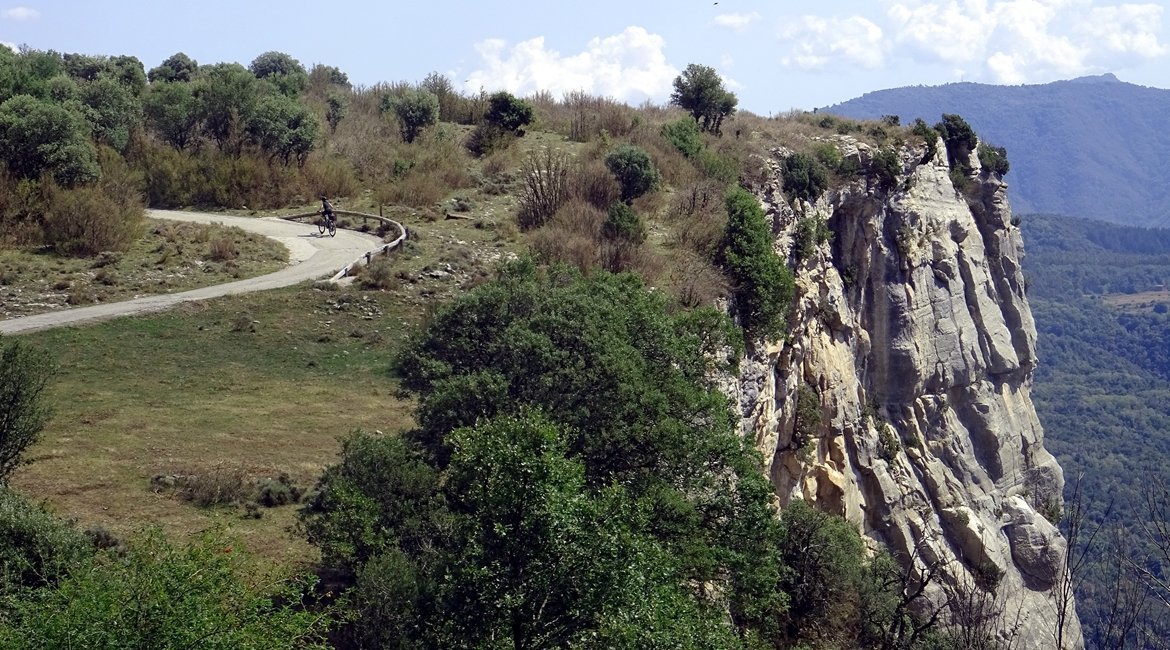 Rupit a Tavertet 3. Collsacabra en bicicleta.BICIS EN RUTA. 1170X650