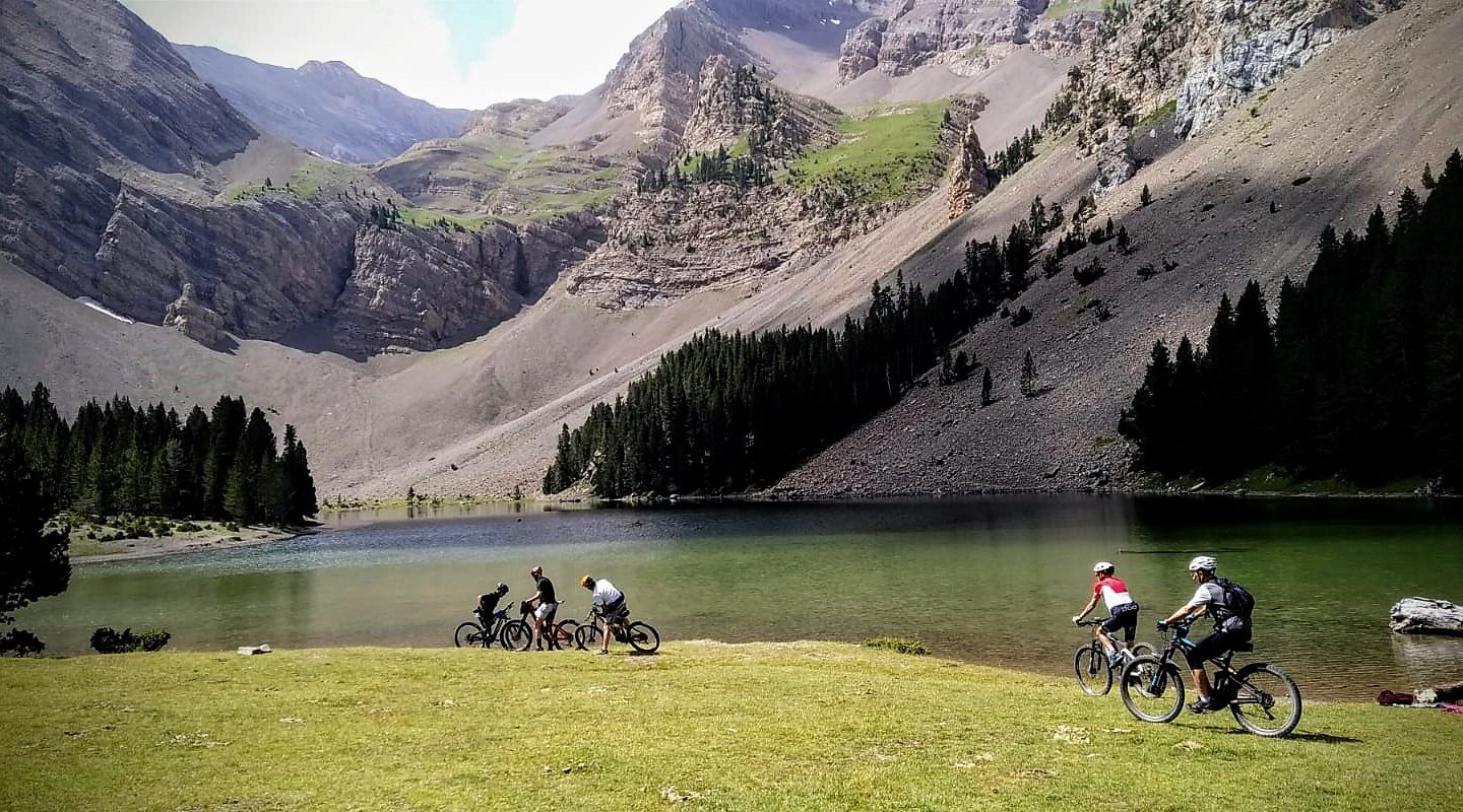 Ordesa-en-bici-el-Ibon-de-Plan-Bicis-en-Ruta-1170x650