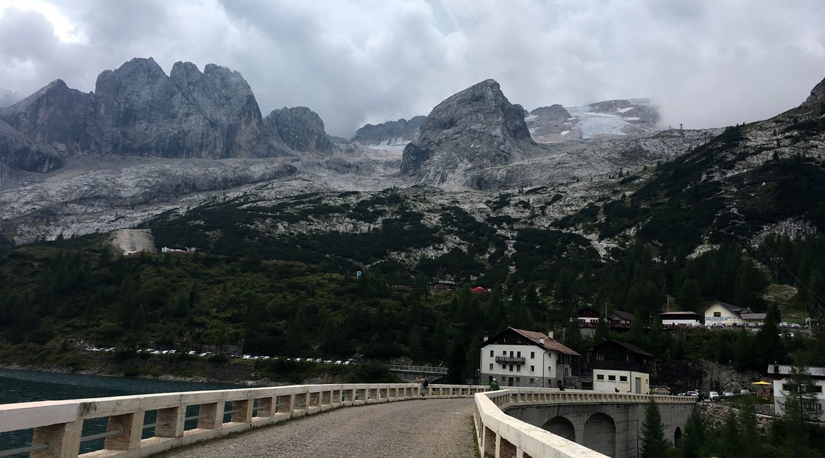 DOLOMITAS-BICIS-EN-RUTA-Fedaia-1170x650